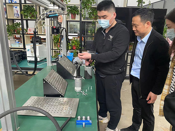 榴莲视频官网组织员工学习博尔豪夫的先进技术